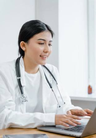 doctor-using-laptop