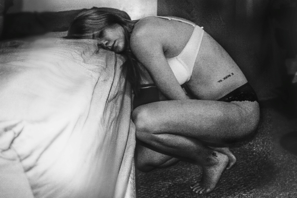 A woman experiencing morning sickness