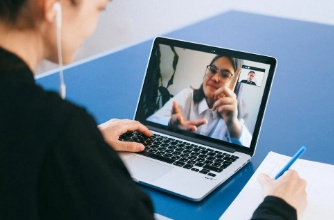 A woman with gonorrhea seeking consultation with a virtual doctor 